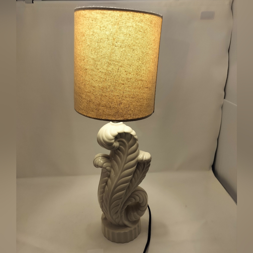 Rare Vintage White Ceramic Acanthus Leaf Lamp circa 1960